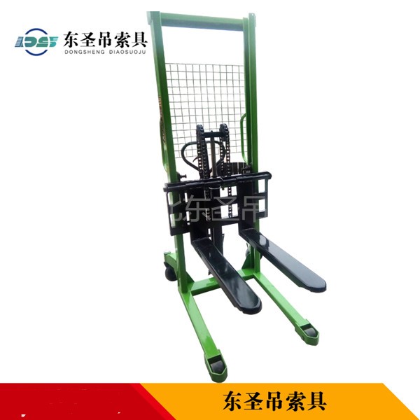 前移式手动液压堆高车可作为组合工具使用,你可知？--河北东圣吊索具制造有限公司--液压堆高车|手动叉车|小型搅拌机|石材夹具